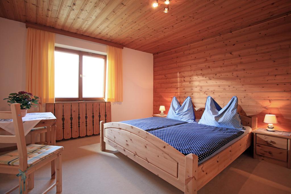 Apartamento Gugghof Hopfgarten im Brixental Habitación foto